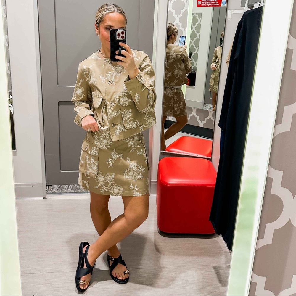 Floral Print Mini Skirt in Khaki